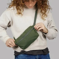 Moment Everything Mini Sling 1L Olive