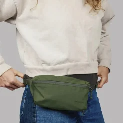 Moment Everything Mini Sling 1L Olive