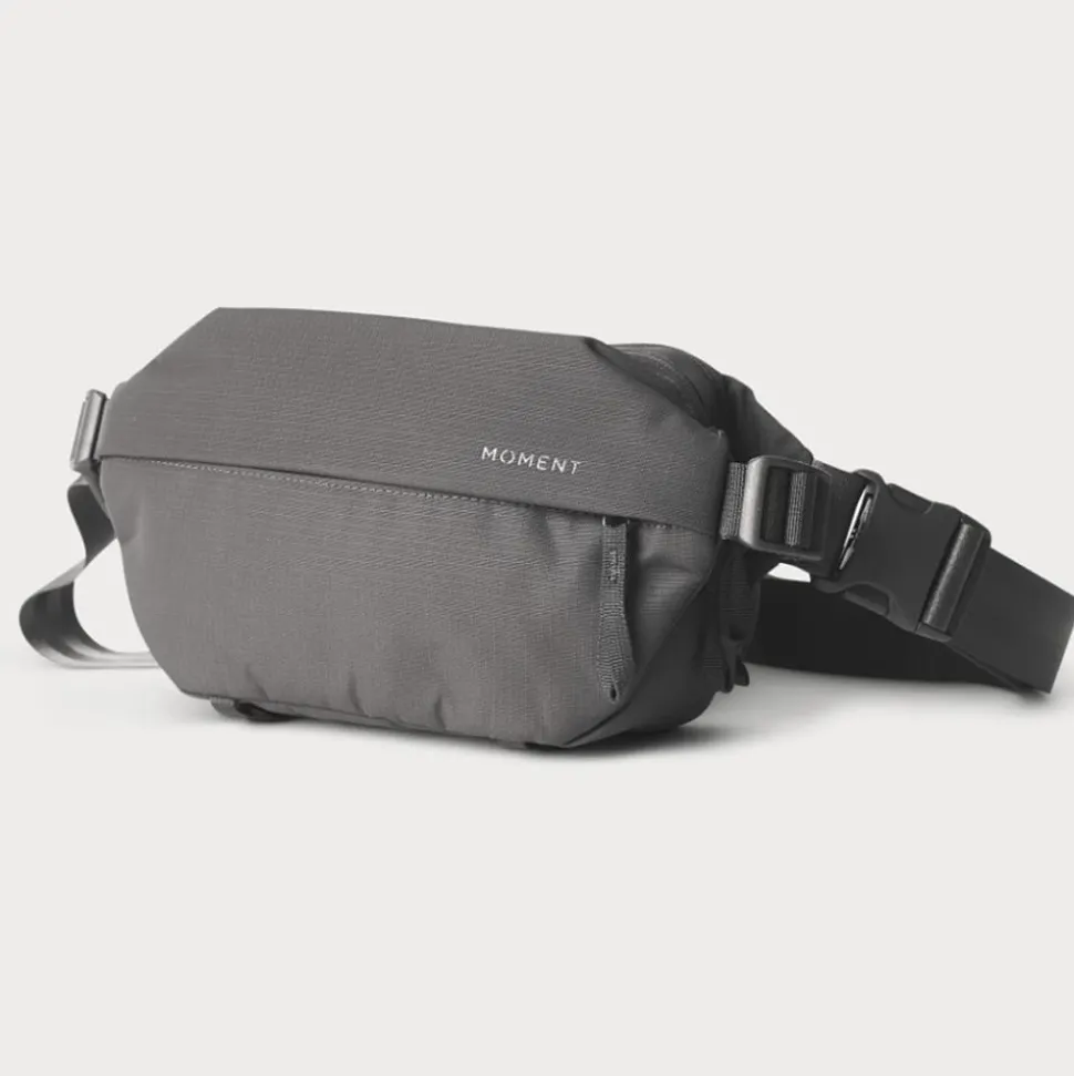 Moment Everything Sling 2L Grey