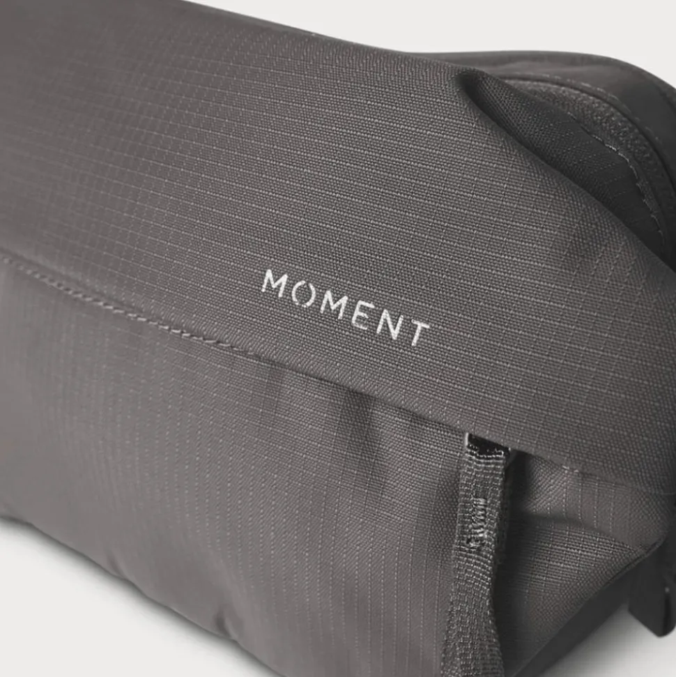 Moment Everything Sling 2L Grey