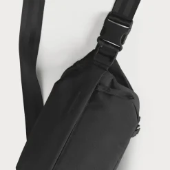 Moment Everything Sling 2L Black