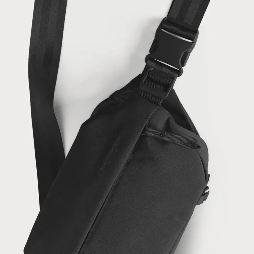 Moment Everything Sling 2L Black