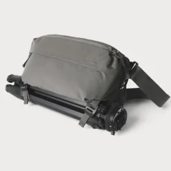 Moment Everything Sling 4L Grey