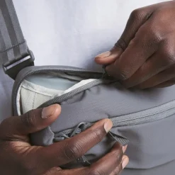 Moment Everything Sling 4L Navy