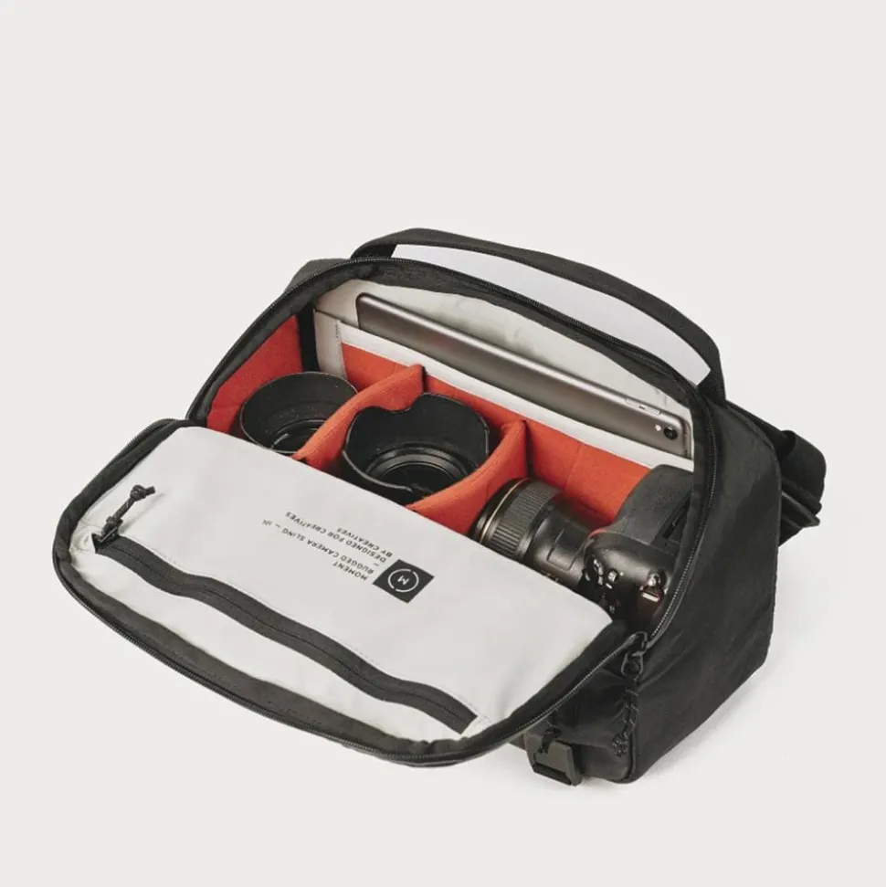 Moment Rugged Camera Sling 10L NorthPak Black