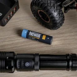 Newell Newell 18650 USB-C Onboard Rechargable 2200 mAh Battery