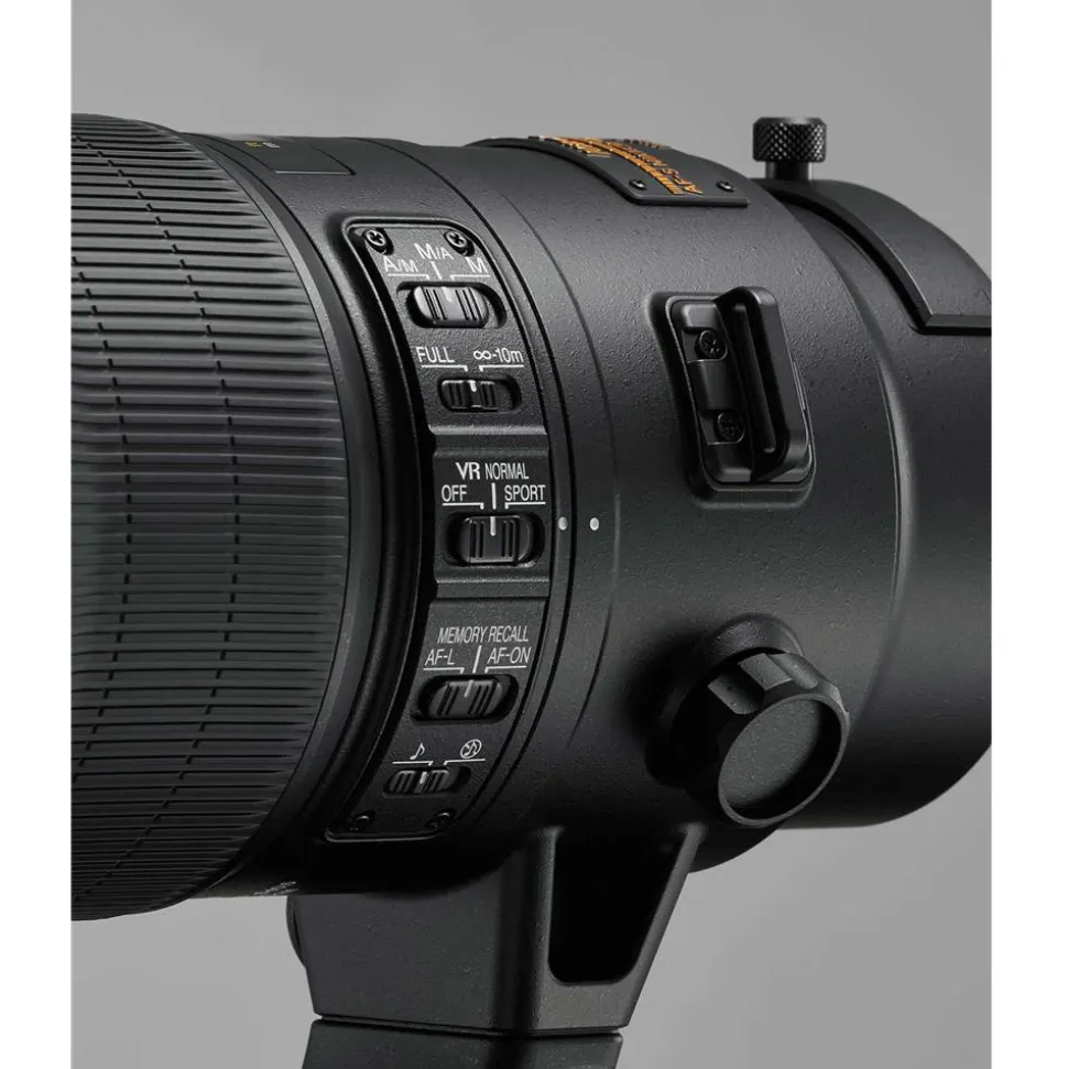 Nikon AF-S Nikkor 600mm f/4E FL ED VR Super Telephoto Lens