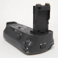 Used Canon BG-E11 Battery Grip