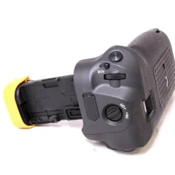 Used Canon BG-E22 Battery Grip