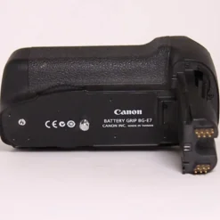 Used Canon BG-E7 Battery Grip