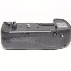 Used Nikon MB-D18 Battery Grip