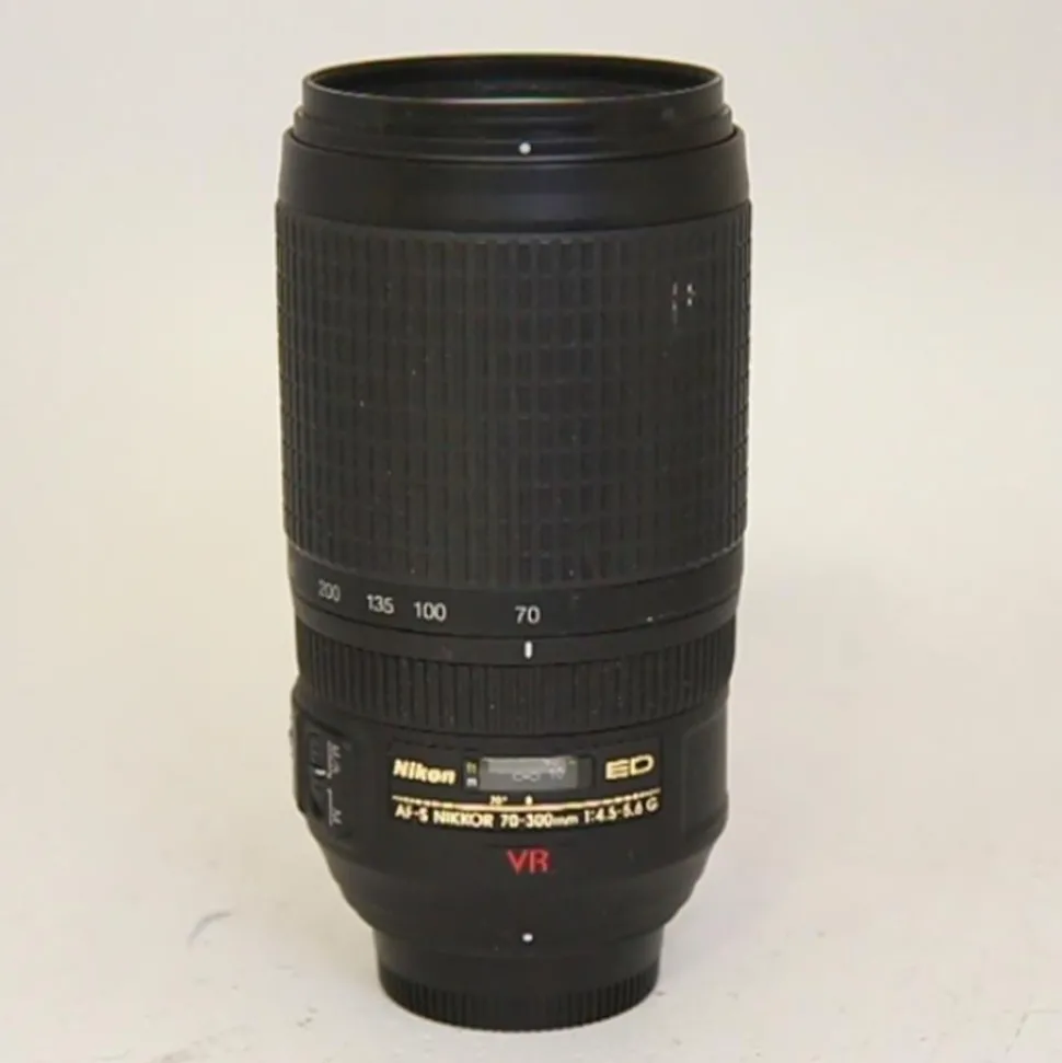 Used Nikon 70-300mm f/4.5-5.6G VR F Mount Lens