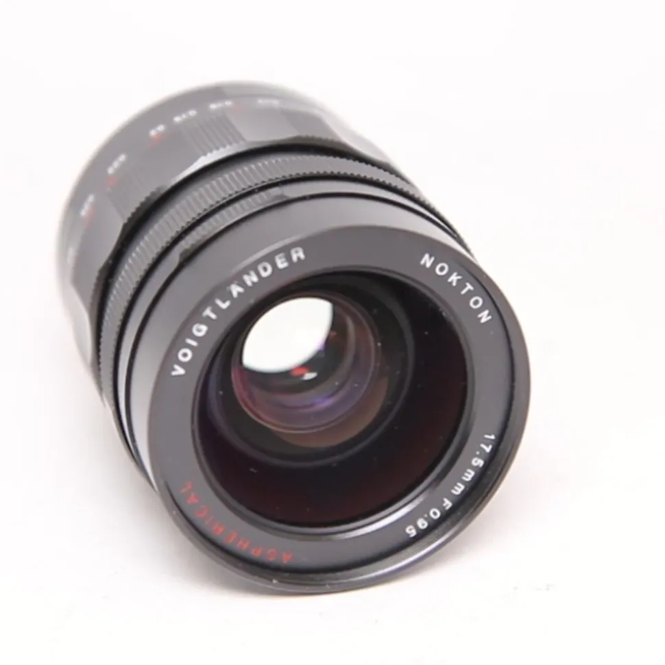 Used Voigtlander 17.5mm F/0.95 Nokton Micro Four Thirds Lens